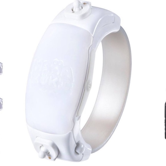 Like New Hanazuki Moodgleam Wearable(Collection 1. - Picture 12 of 12